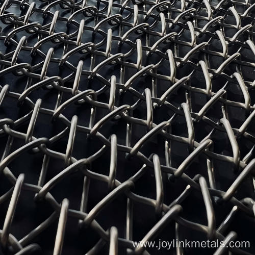 Balanced weave conveyor belt